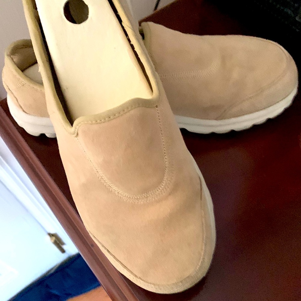 Skechers go walk slip on 8.5